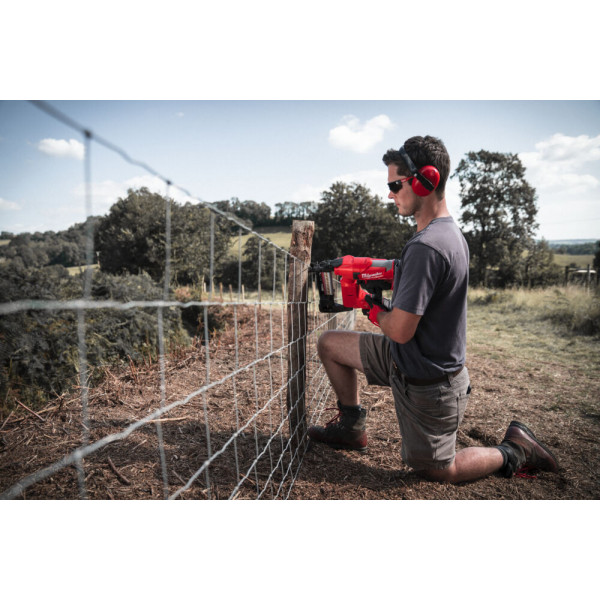 Grapadora de cerco Milwaukee M18 FFUS-302C - Imagen 2