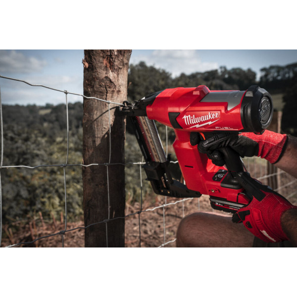 Grapadora de cerco Milwaukee M18 FFUS-302C - Imagen 3