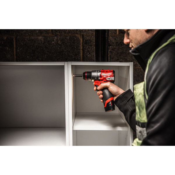 Taladro Percutor Subcompacto Milwaukee M12 FPD2-402X FUEL - Imagen 4