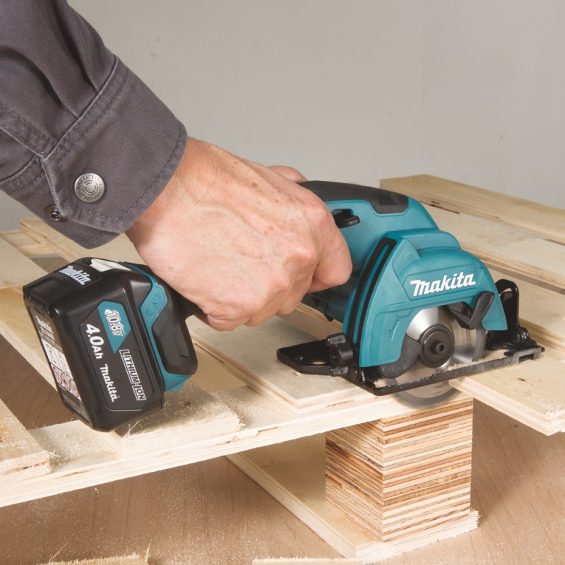 Sierra Circular CXT Makita HS301D ( con 2 baterías y cargador) - Imagen 8