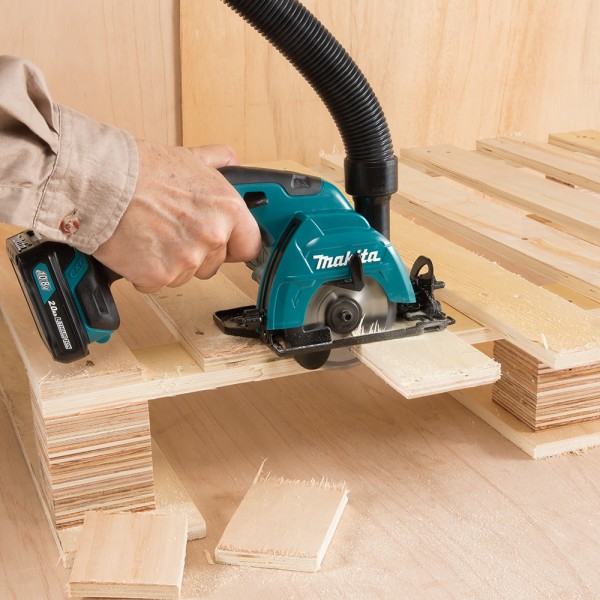 Sierra Circular CXT Makita HS301D ( con 2 baterías y cargador) - Imagen 9