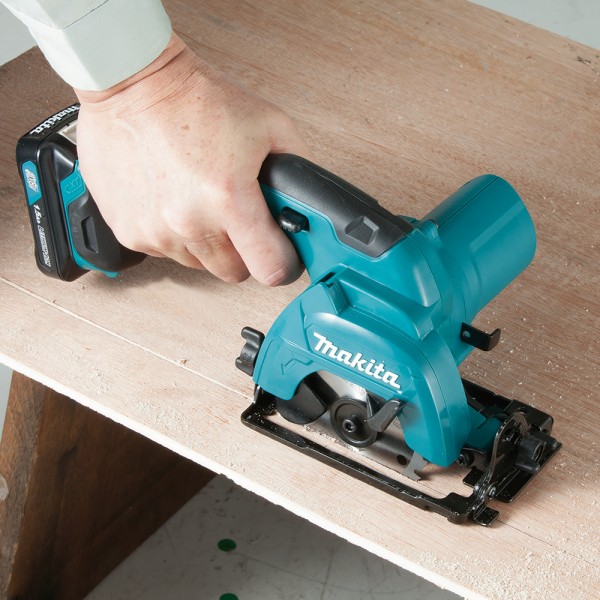 Sierra Circular CXT Makita HS301D ( con 2 baterías y cargador) - Imagen 10